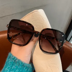 Stylish Vintage Square Sunglasses for Women  Oversized Edition