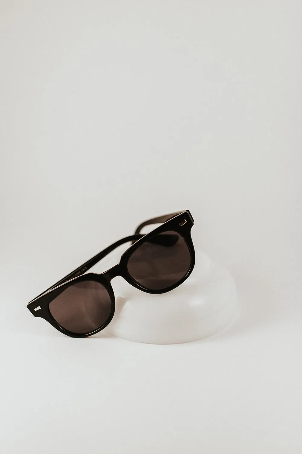 willa wayfarer sunglasses