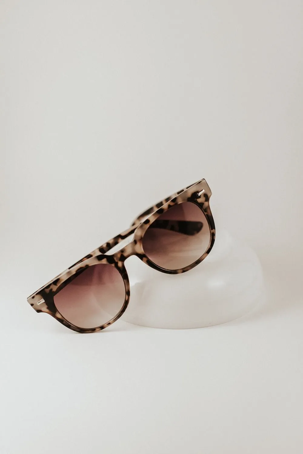 willa wayfarer sunglasses